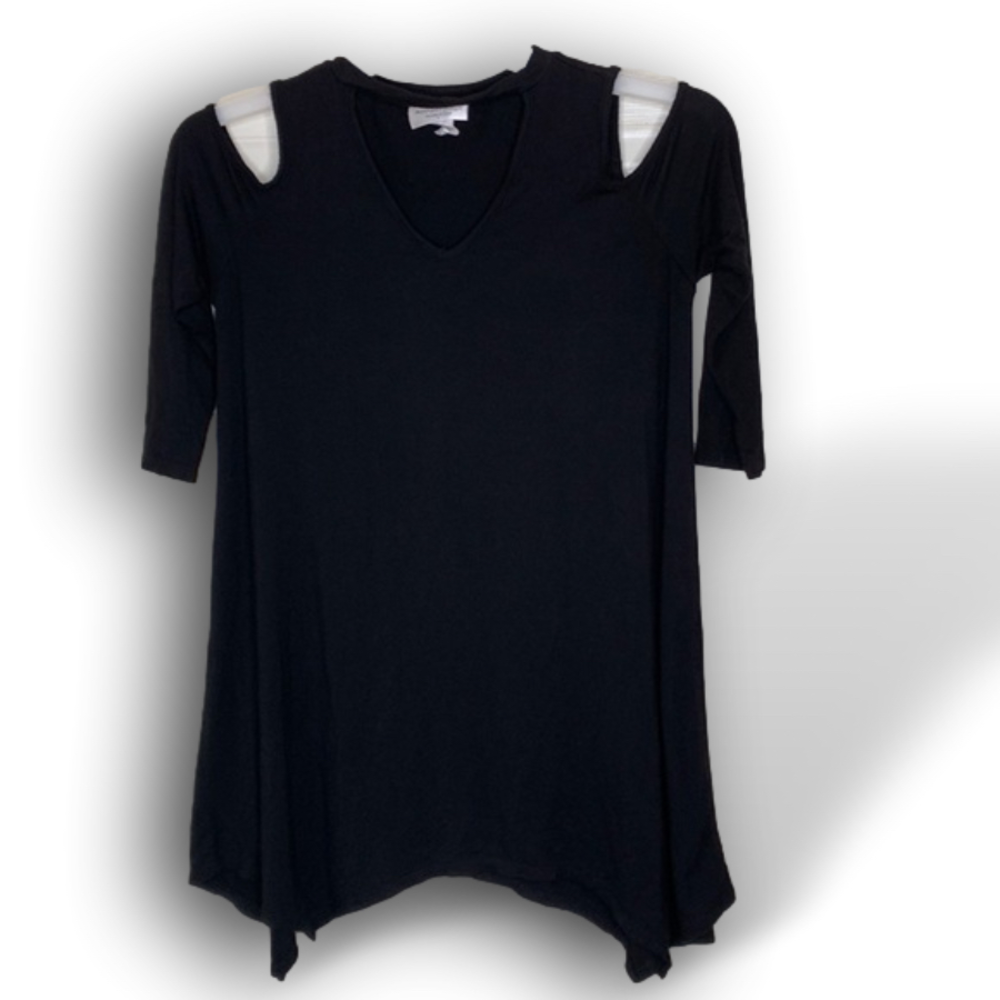 Audge Podge women’s open shoulder top size small